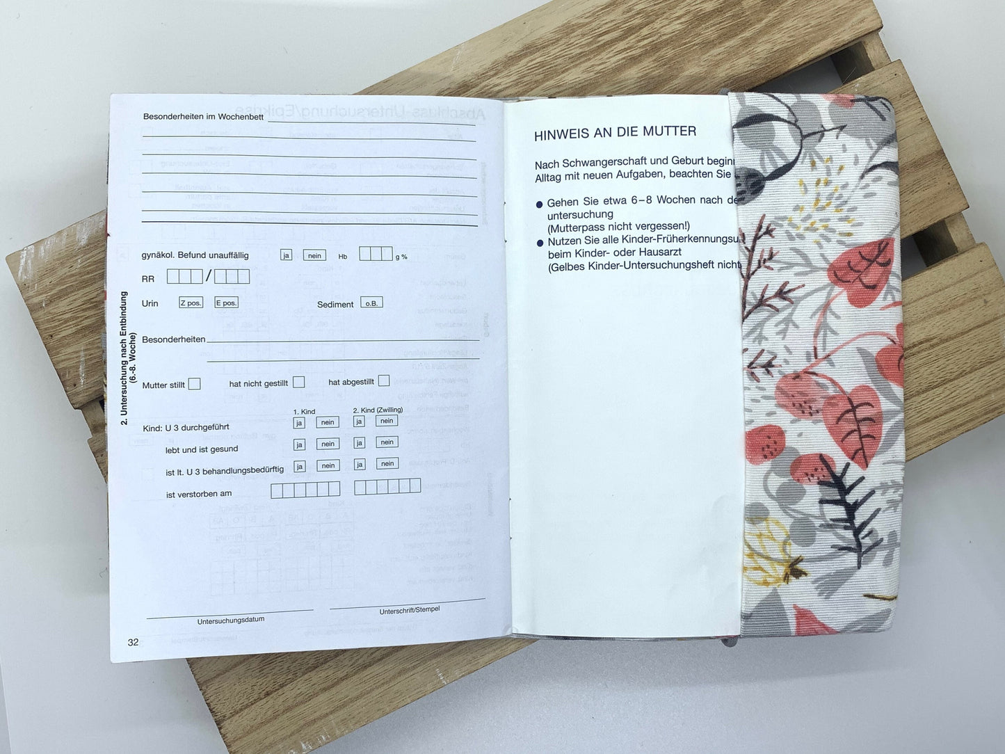 Mutterpasshülle, Schutzhülle Mutterpass, Mutterpass Hülle - Blumenmix grau