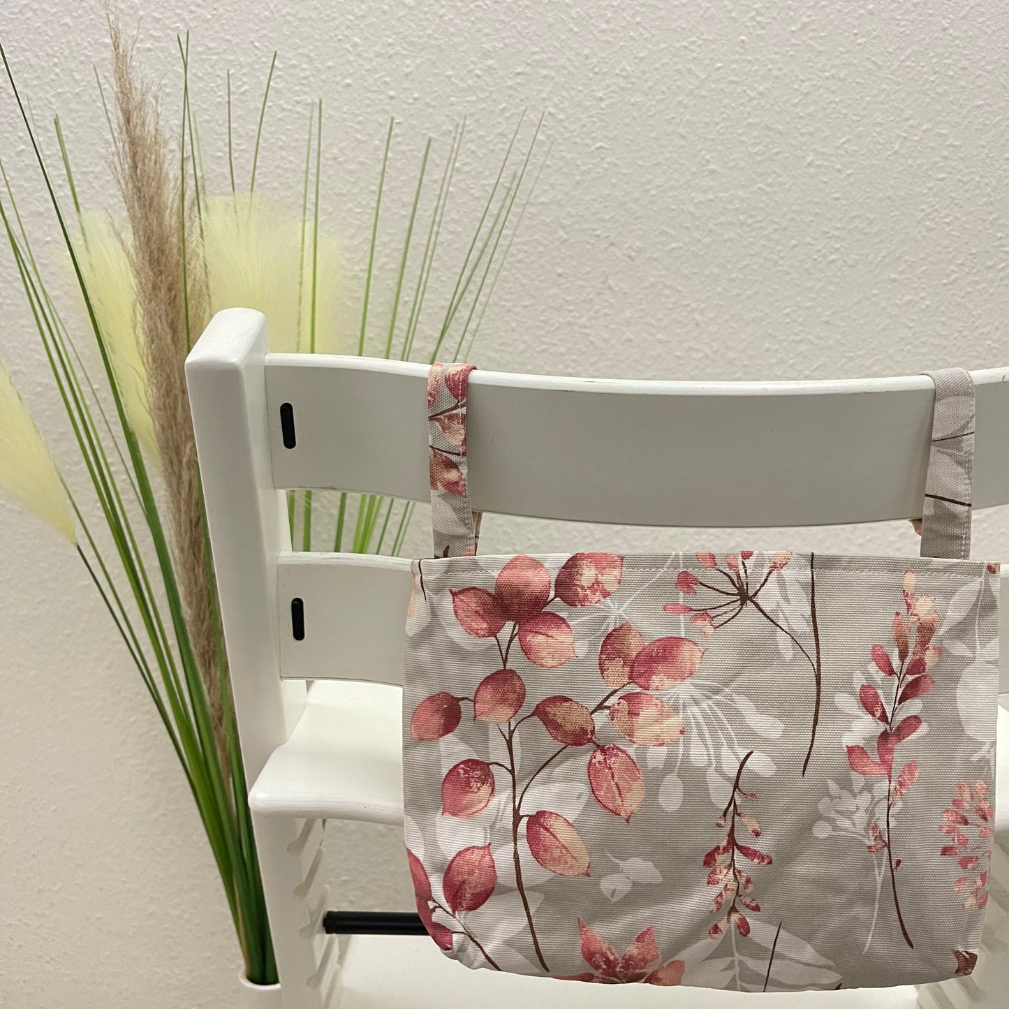 Abwaschbares Utensilo für Tripp Trapp oder Hauck Alpha Hochstuhl, Hochstuhltasche - Blüten rötlich