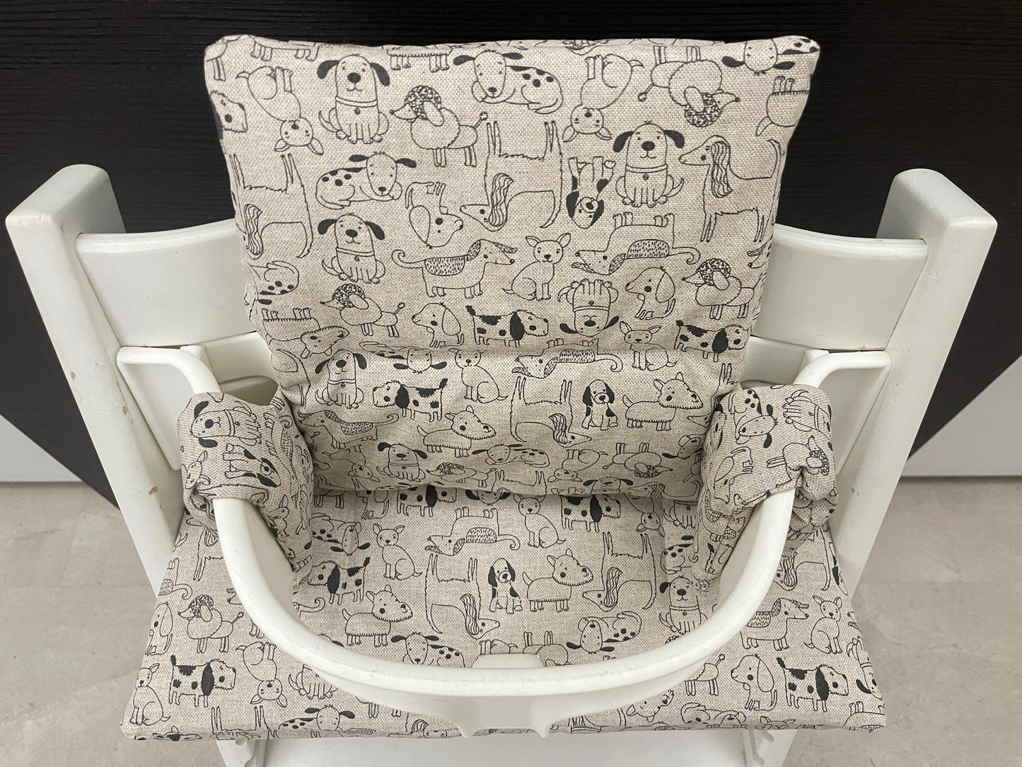 Abwaschbares Tripp Trapp Kissenset für Stokke Hochstuhl - Dogs natur
