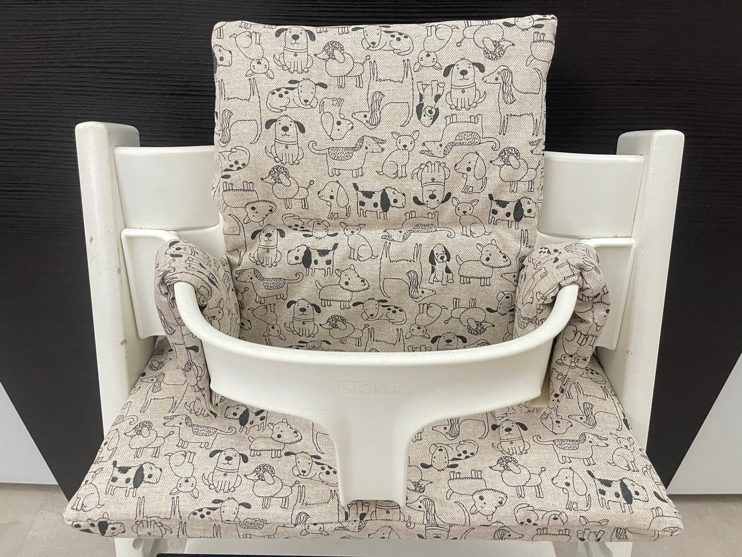 Abwaschbares Tripp Trapp Kissenset für Stokke Hochstuhl - Dogs natur